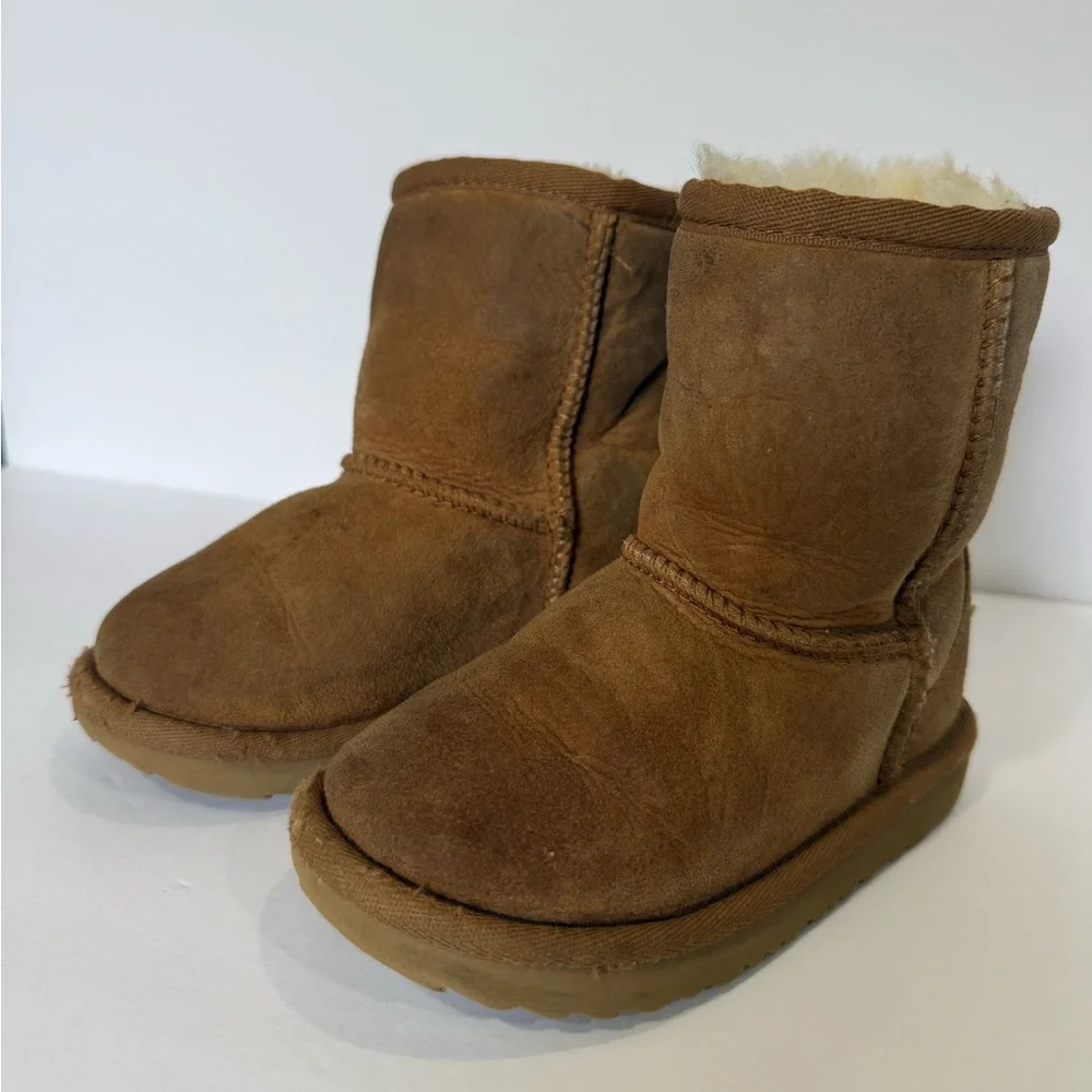 UGG CLASSIC BOOTS FOR TODDLERS